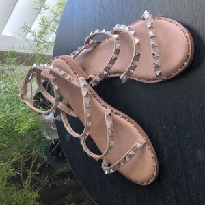 Cushionaire Studded sandals Size 8.5